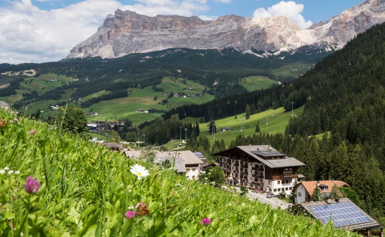 Hotel Dolomiti La Villa  Exterior foto
